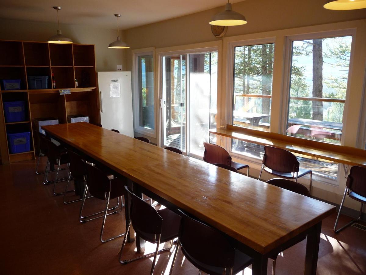 Canmore Alpine Hostel - Alpine Club Of Canada Bagian luar foto