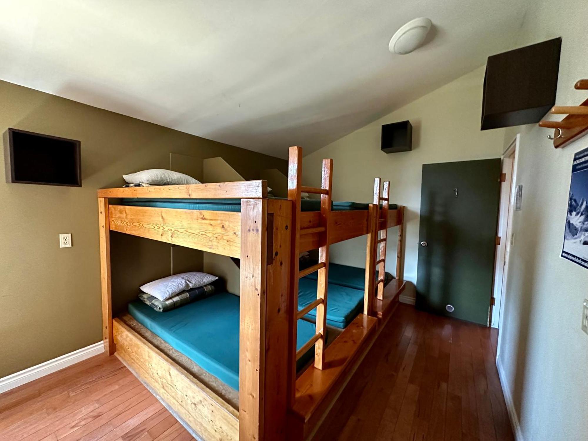 Canmore Alpine Hostel - Alpine Club Of Canada Bagian luar foto