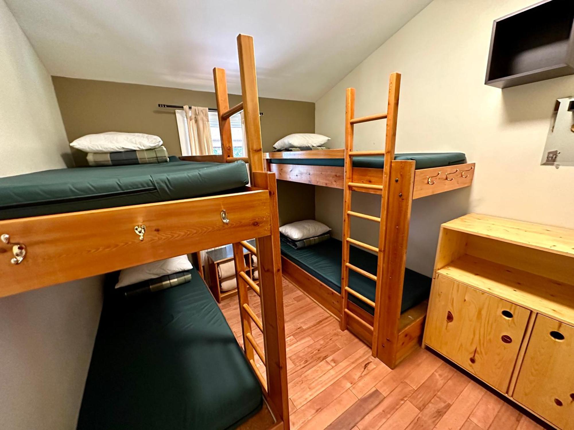 Canmore Alpine Hostel - Alpine Club Of Canada Bagian luar foto