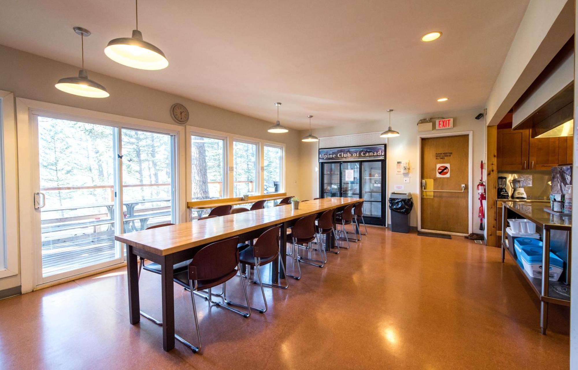 Canmore Alpine Hostel - Alpine Club Of Canada Bagian luar foto