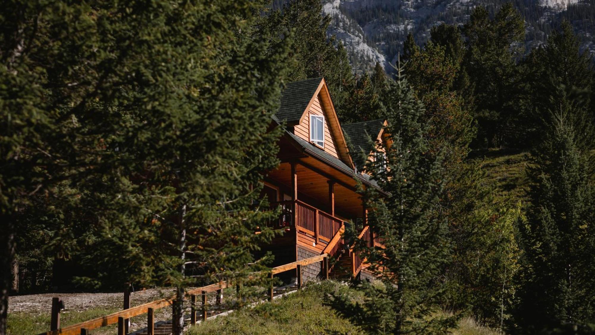 Canmore Alpine Hostel - Alpine Club Of Canada Bagian luar foto