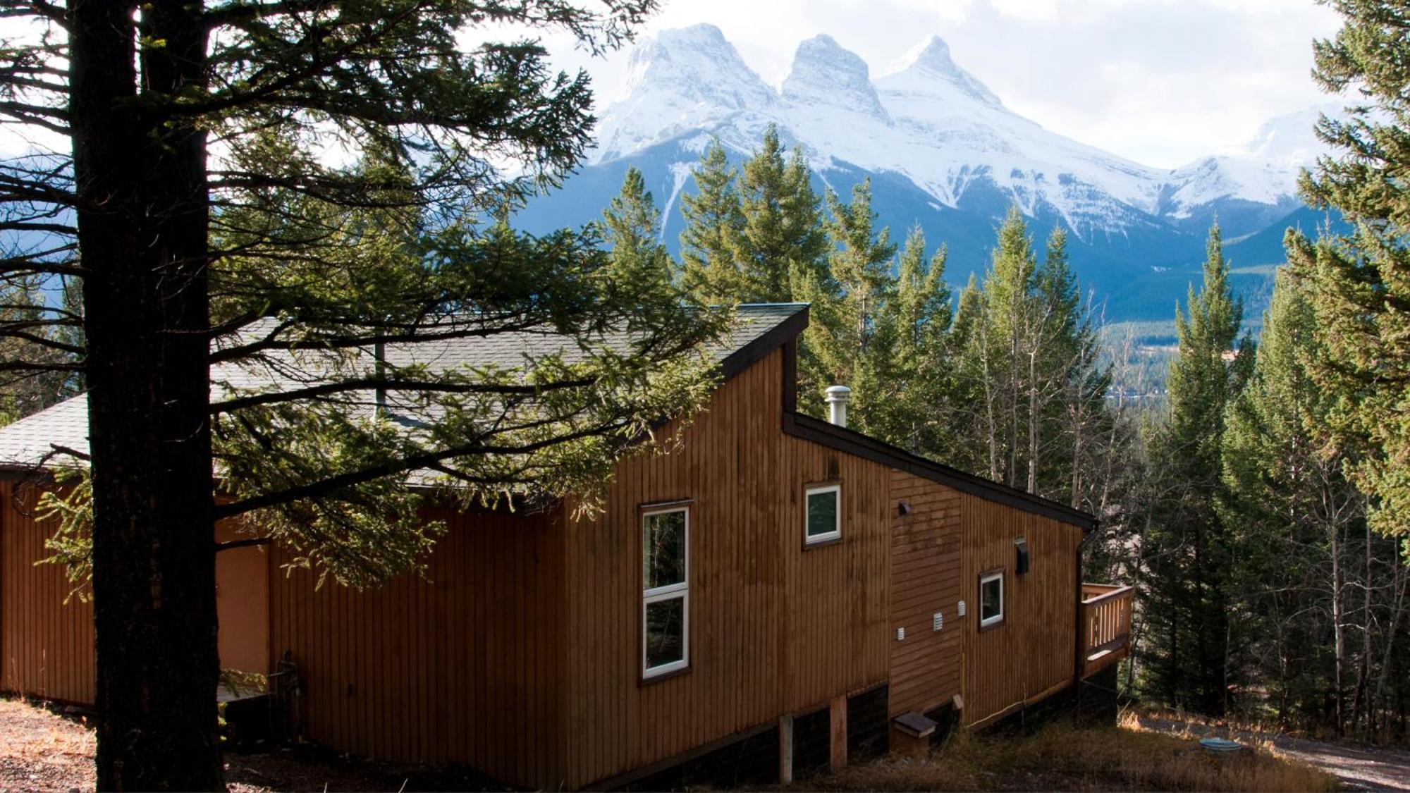 Canmore Alpine Hostel - Alpine Club Of Canada Bagian luar foto