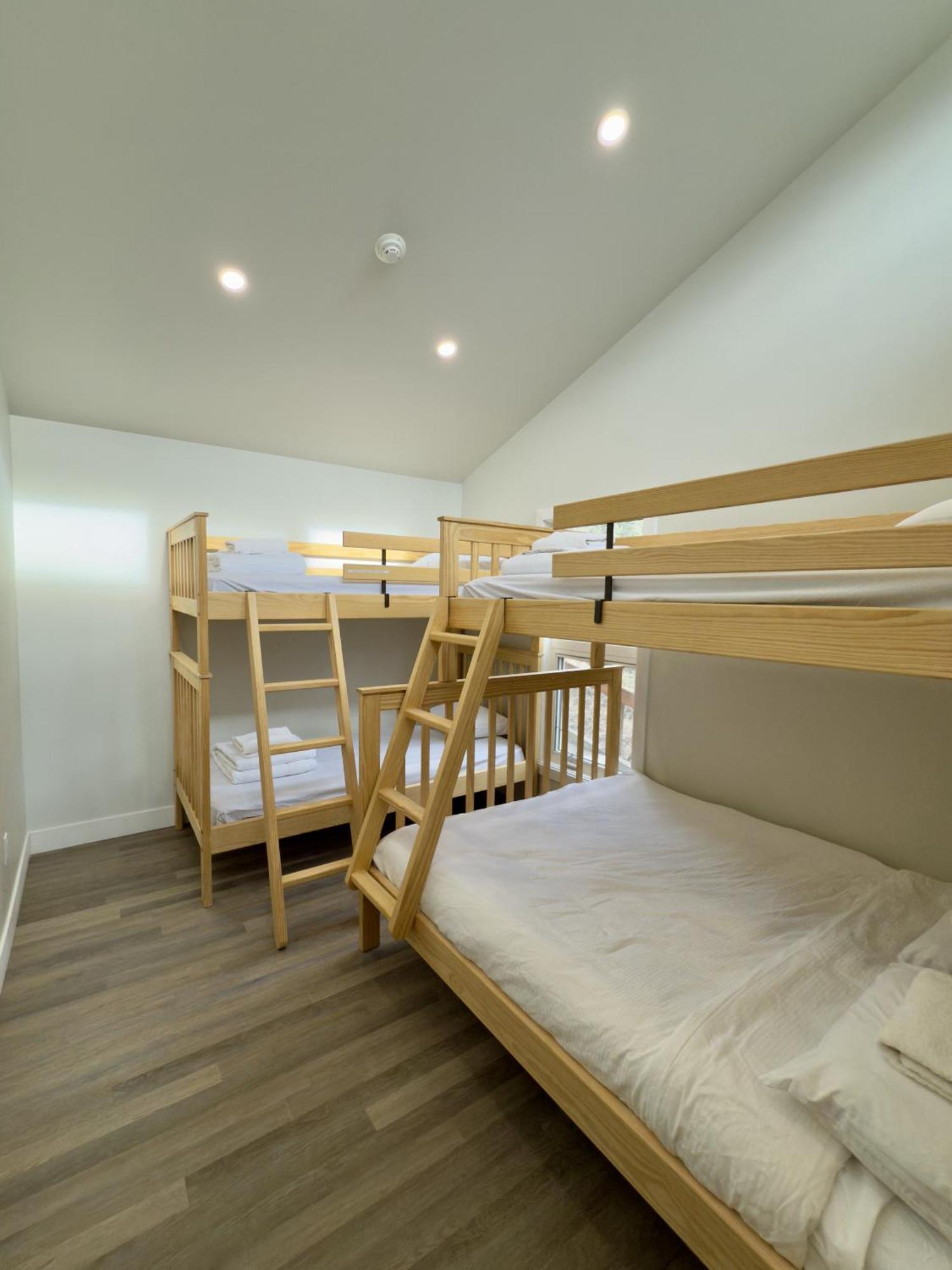 Canmore Alpine Hostel - Alpine Club Of Canada Bagian luar foto
